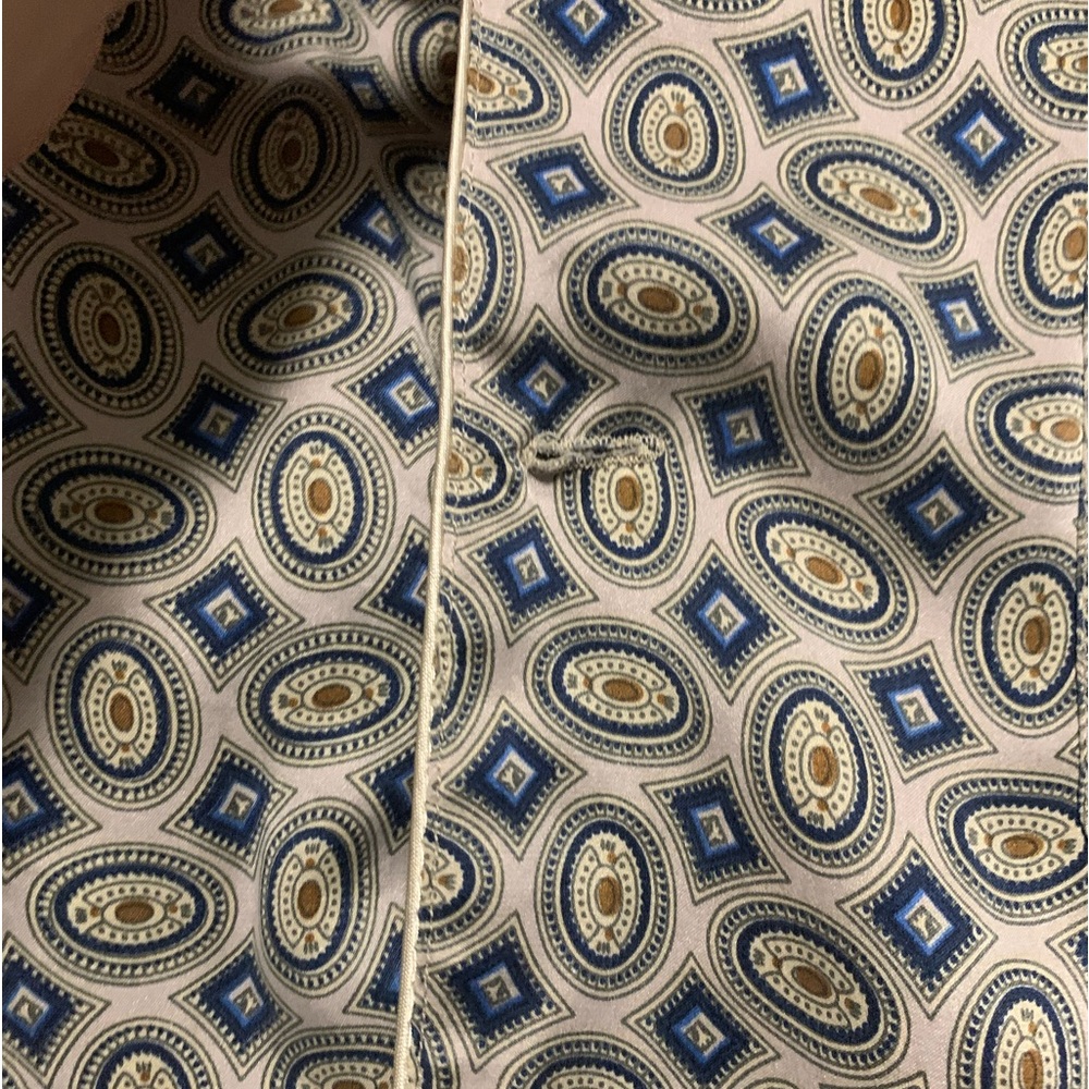 Patterned Button down Long Sleeve - Picture 3 of 4